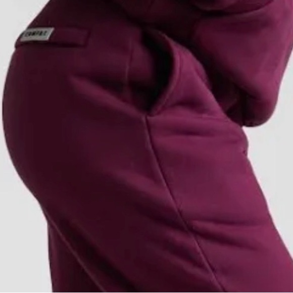 🫶🏻 Travel Essentials Sweatpants
Plum women’s XS oversized sweatpants - Picture 5 of 5